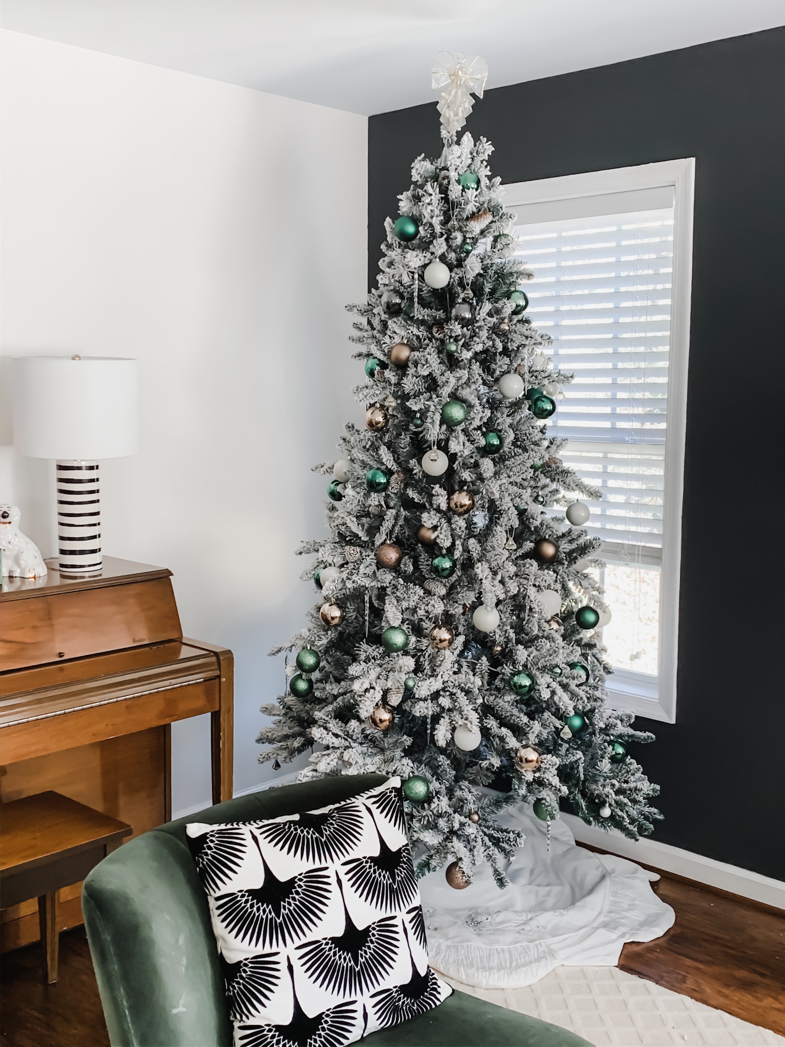 The Prettiest Emerald Green and White Christmas Tree Decor: Learn how to decorate your tree with Green & White Ornaments from StampinFool.com