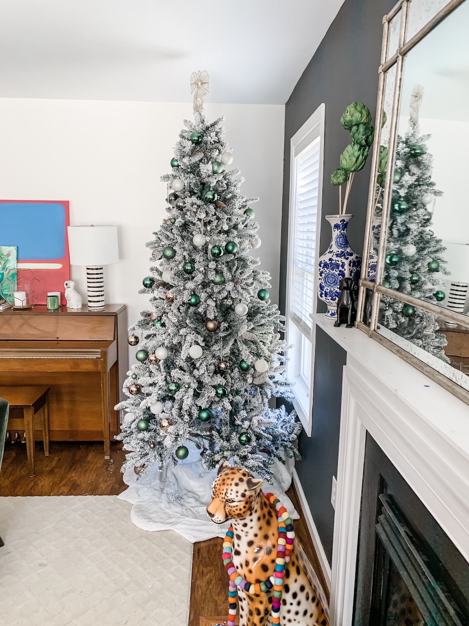 The Prettiest Emerald Green and White Christmas Tree Decor: Learn how to decorate your tree with Green & White Ornaments from StampinFool.com