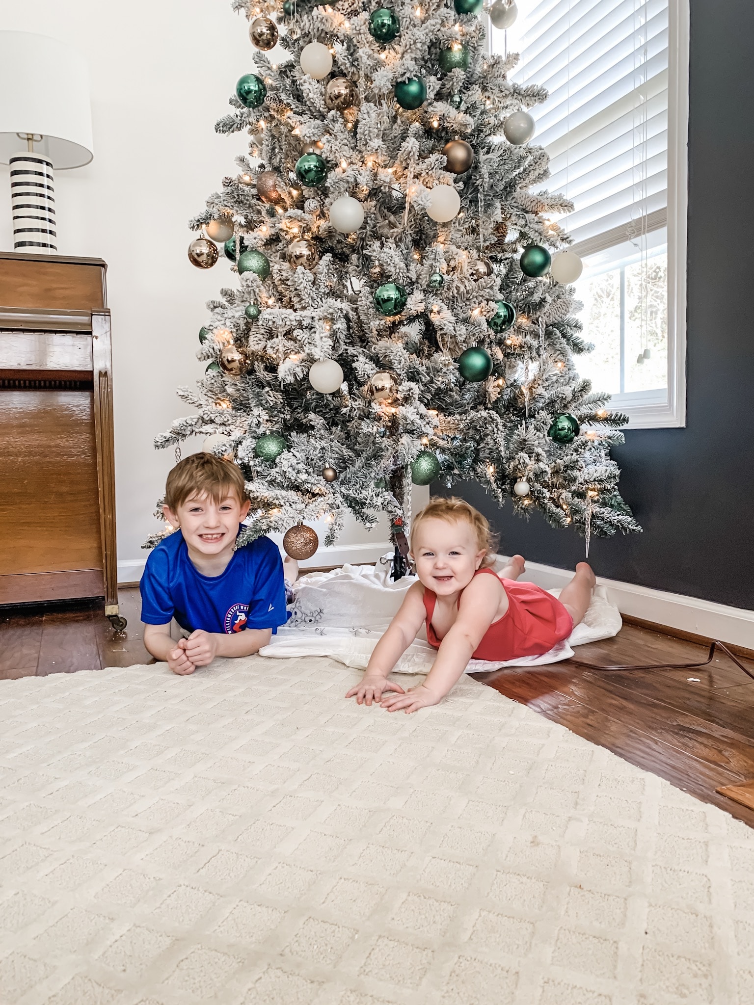 The Prettiest Emerald Green and White Christmas Tree Decor: Learn how to decorate your tree with Green & White Ornaments from StampinFool.com