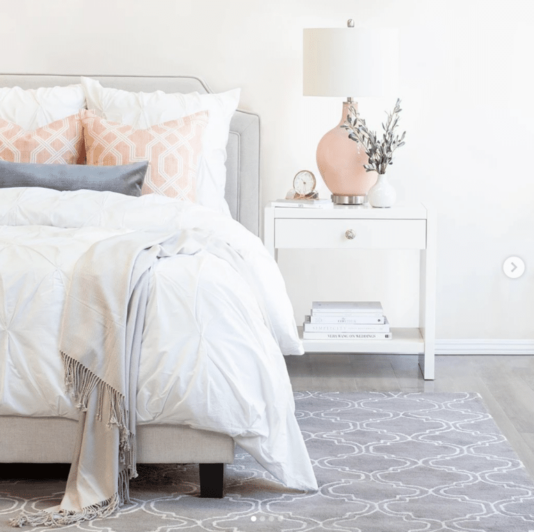 Style Your King Size Bed Like A Pro with this Cheat Sheet + 15 Bedding