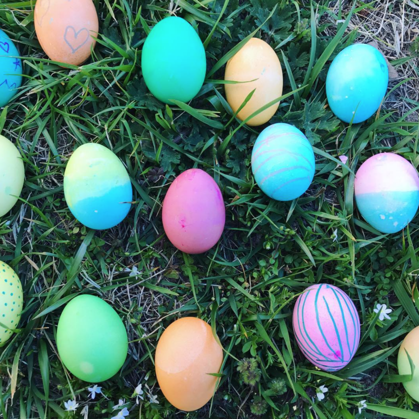 DIY Sharpie Easter Eggs An easy, colorful Easter craft for your kids